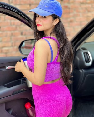 Riya Pandey Photo #1