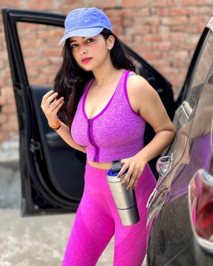 Riya Pandey Photo #2