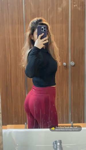 Riya Pandey Photo #22