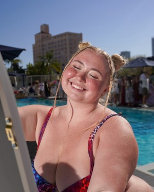 Niki Peacock Photo #24