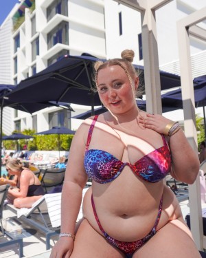 Niki Peacock Photo #31