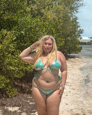 Niki Peacock Photo #33