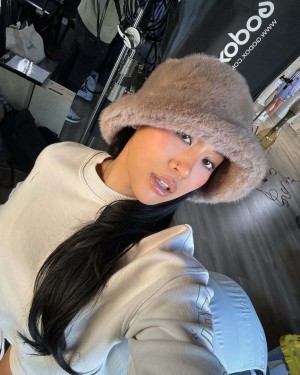 Yenni Huynh Photo #50