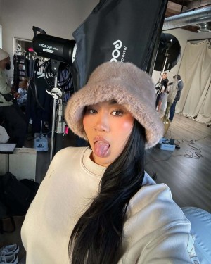 Yenni Huynh Photo #54