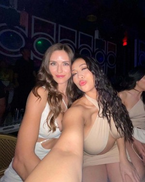 Yenni Huynh Photo #61