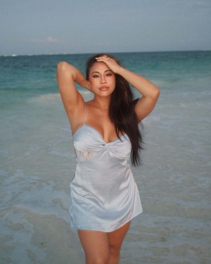 Yenni Huynh Photo #73