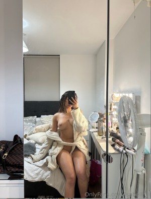 Isabell Hill Photo #9