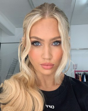 Abby Benson Photo #26