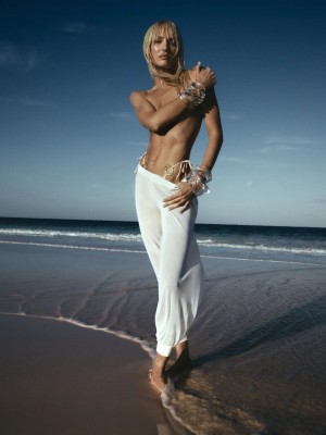 Candice Swanepoel Photo #60