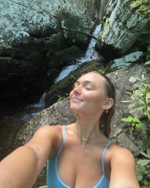 Carys Abbott Photo #11