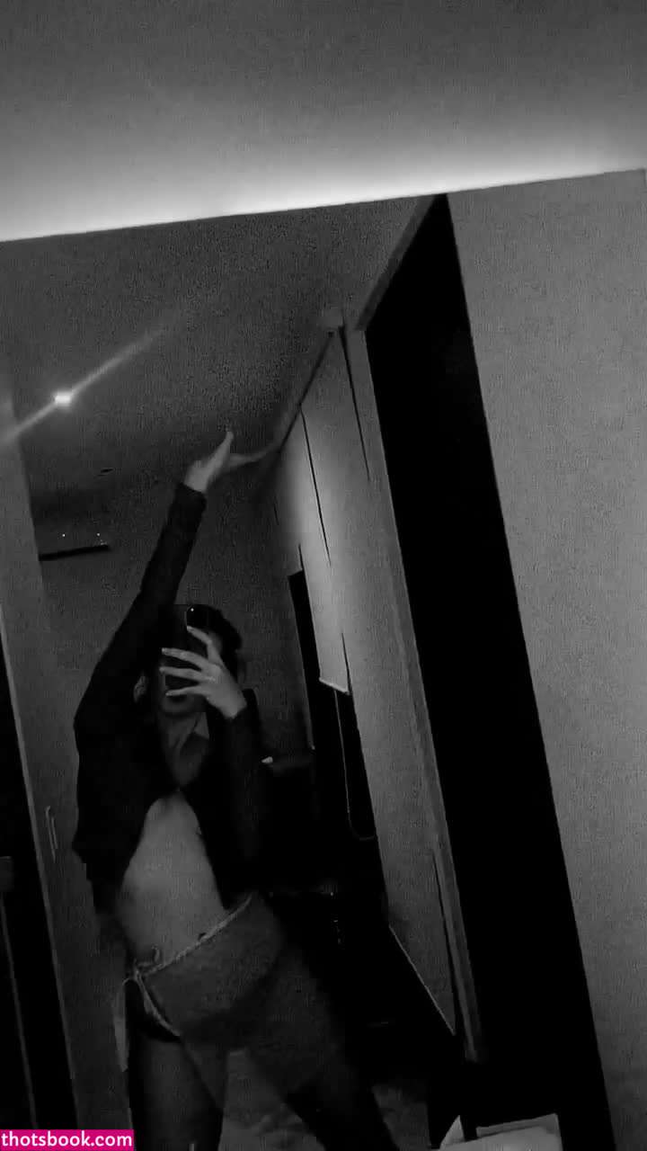 Erin Perise Photo #17