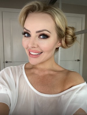 Hannah Claydon Photo #142