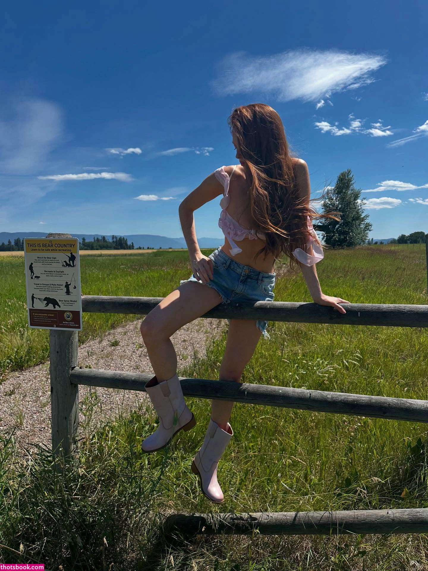 Larsen Thompson Photo #117