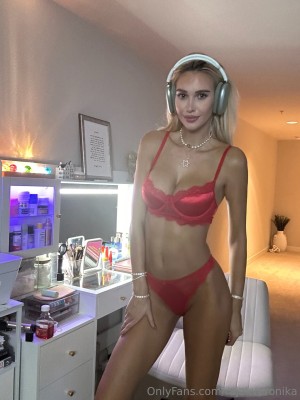 Veronika Rajek Photo #311