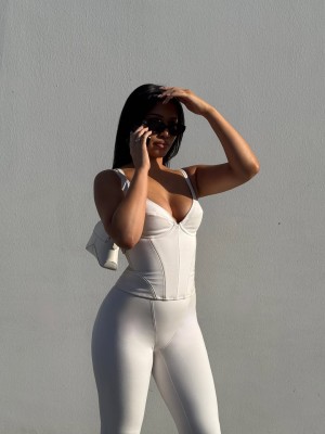 Julia Kelly Photo #53