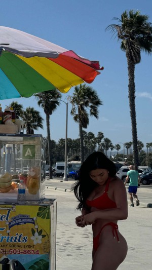 Julia Kelly Photo #65