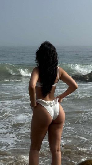 Julia Kelly Photo #71