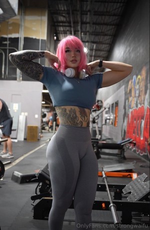 Strongwaifu Photo #222