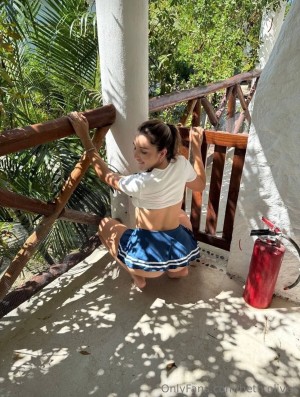 Beth Oliver Photo #36