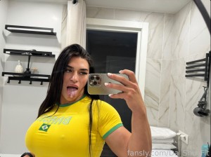 Airad Reuhs Photo #25