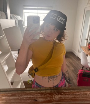 Faryn Lain Photo #19