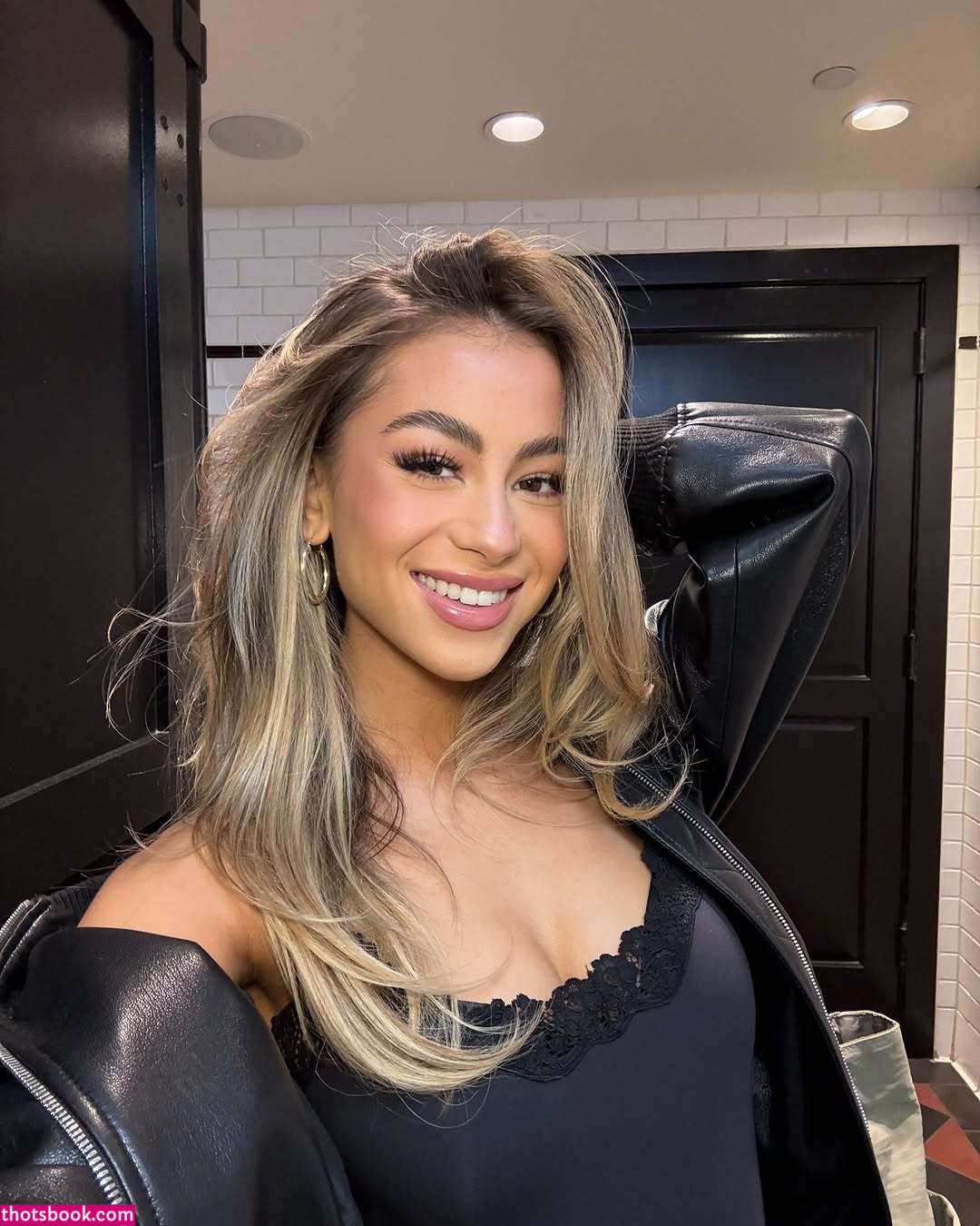 Emily Landon Photo #22