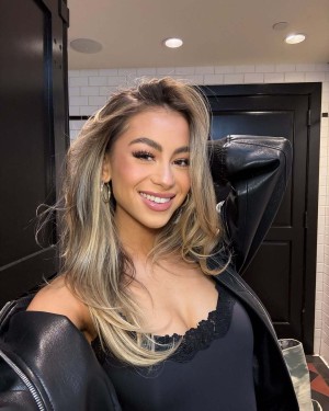 Emily Landon Photo #22