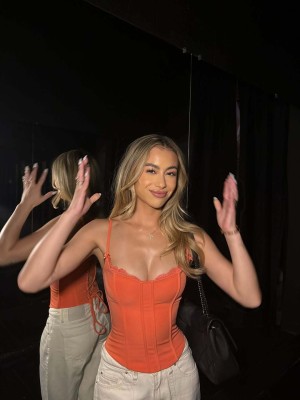 Emily Landon Photo #34