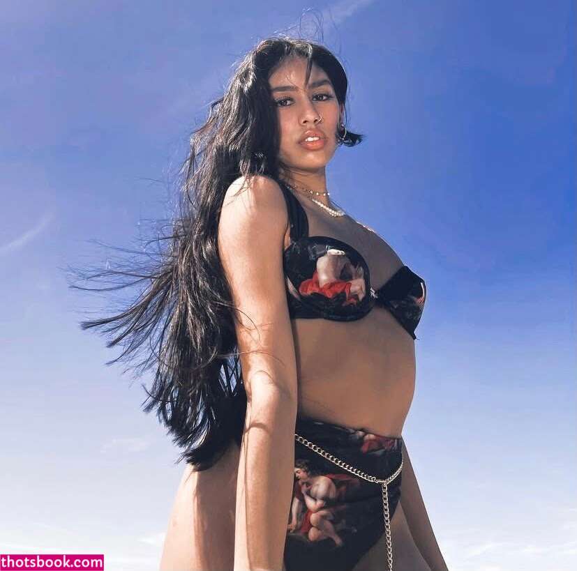 Neha Sarang Photo #27