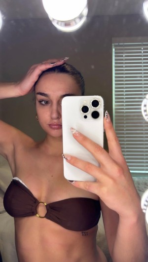 Annabelle Gesson Photo #16