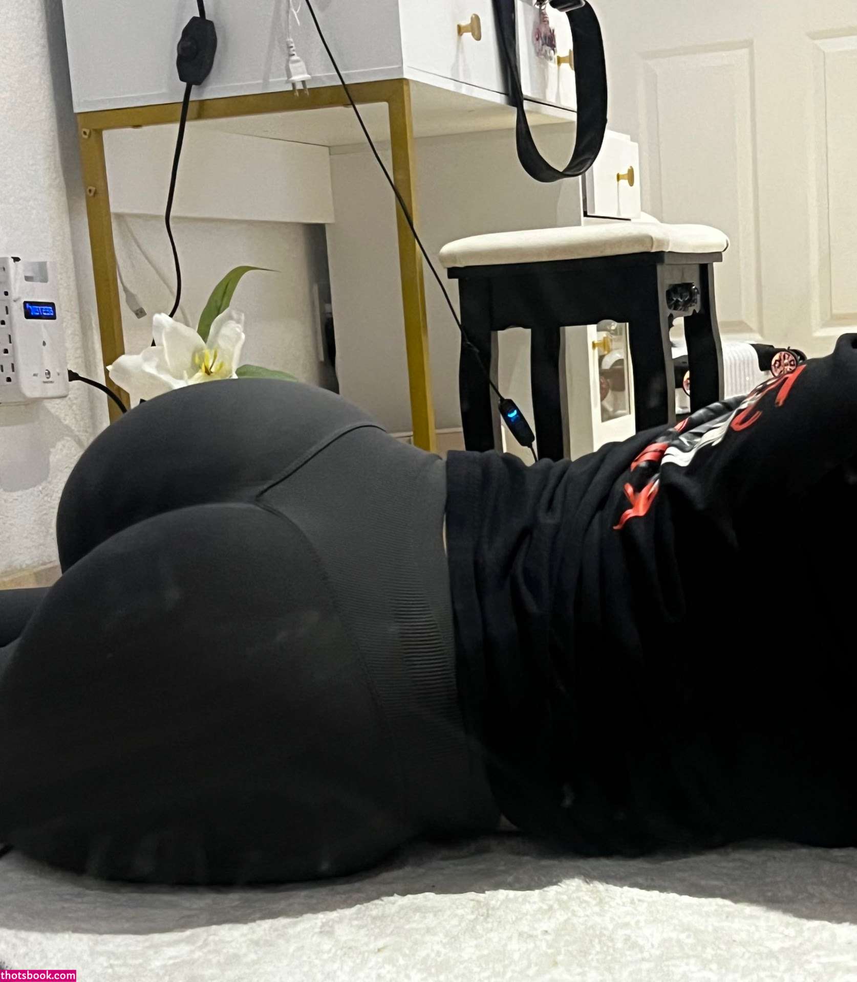 dissociiate Photo #4