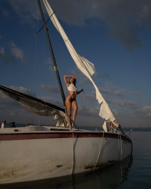 Jesenia Echeverria Photo #73