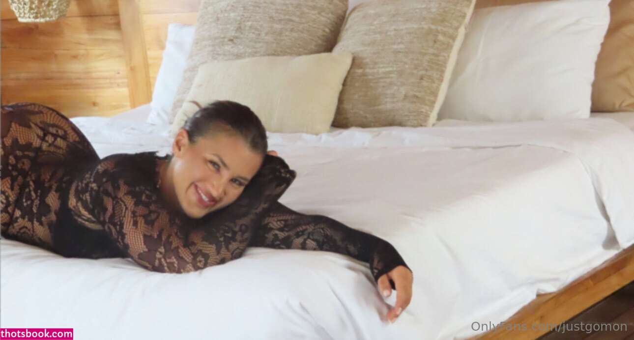 Monique Hristovska Photo #59