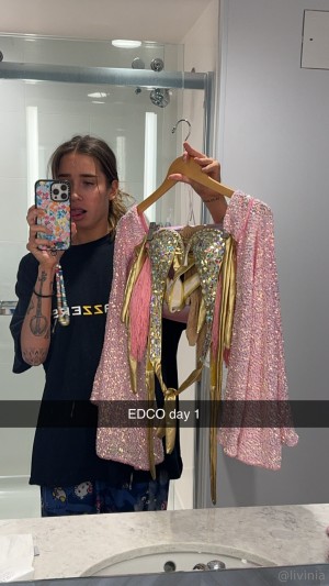 Livinia Roberts Photo #114