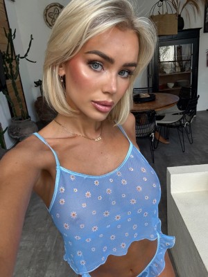 Julia Cavanagh Photo #39