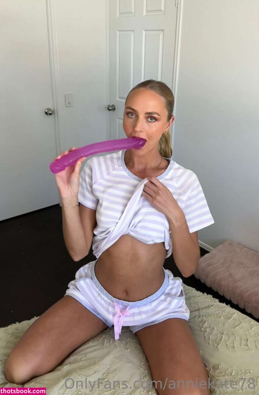 anniekknight Photo #13