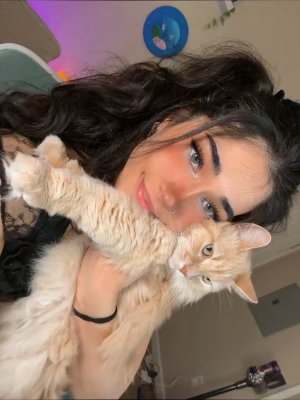 Naila Iqbal Photo #4