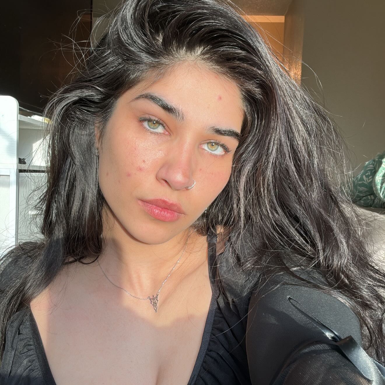 Naila Iqbal Photo #17