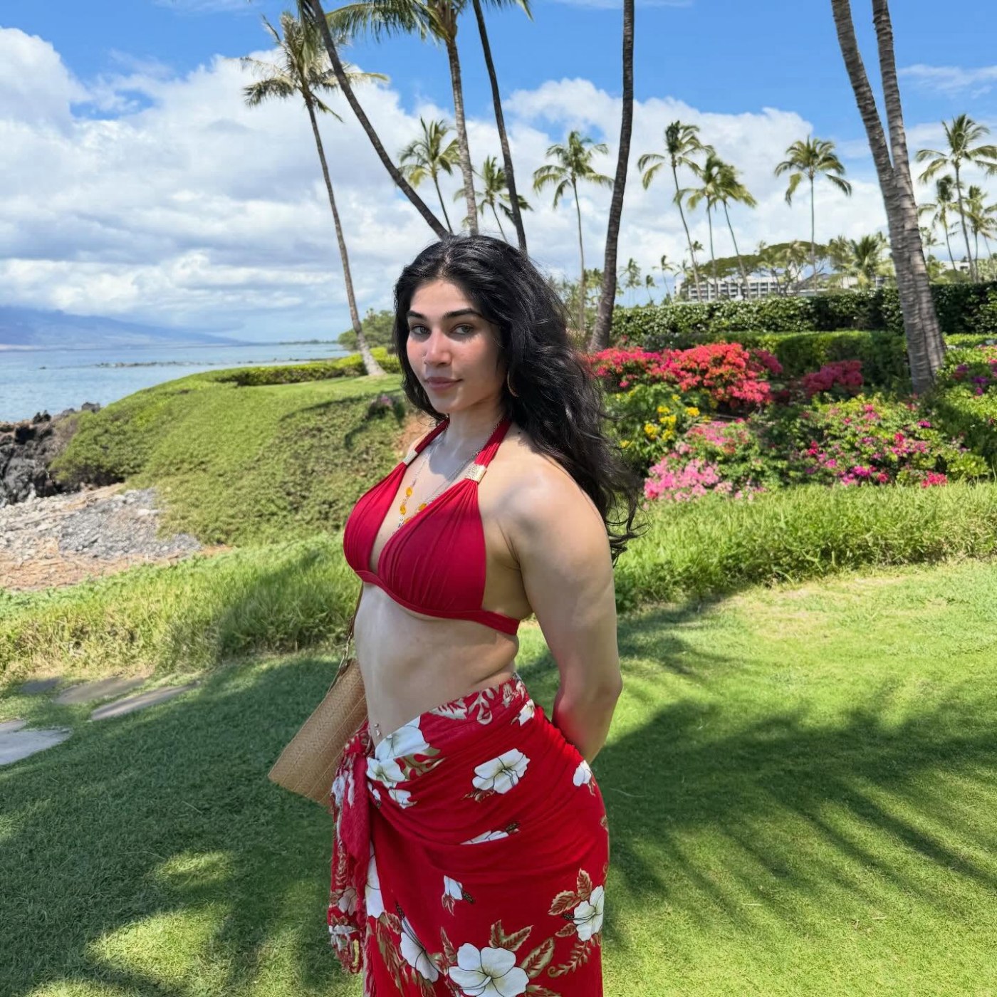Naila Iqbal Photo #13