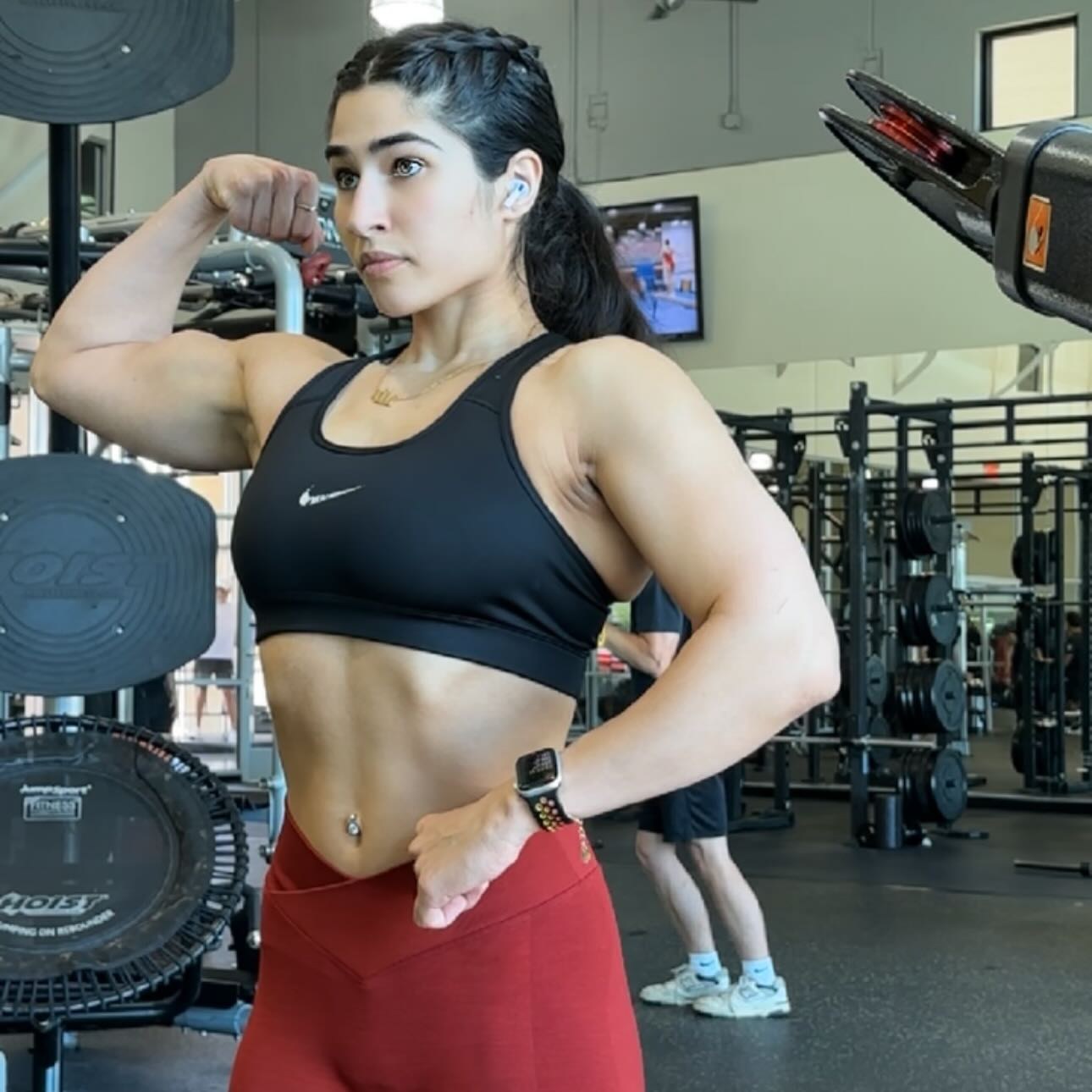 Naila Iqbal Photo #7