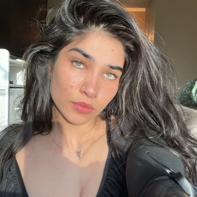 Naila Iqbal Photo #17