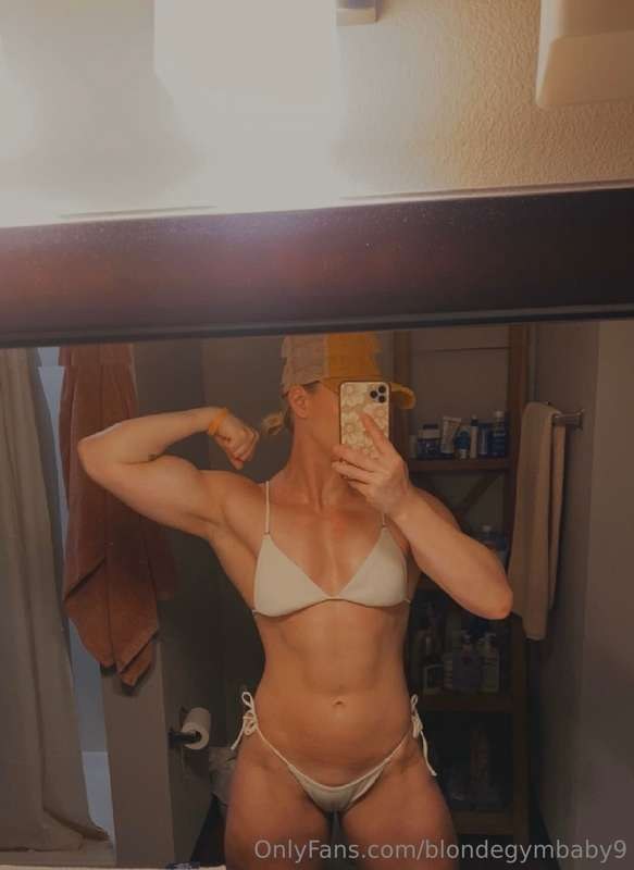 blondegymbaby9 Photo #36