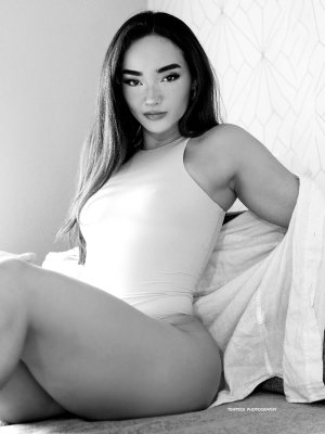 Devorah Ozburn Photo #39