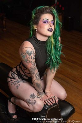 Gothiclewdityqueen Photo #38