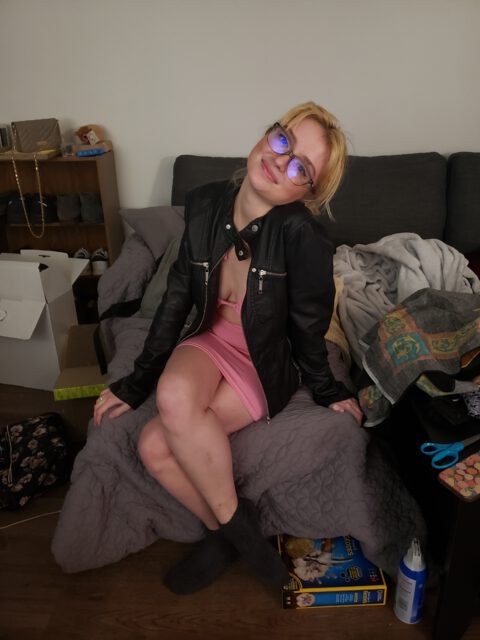devilgirlkitten Photo #1