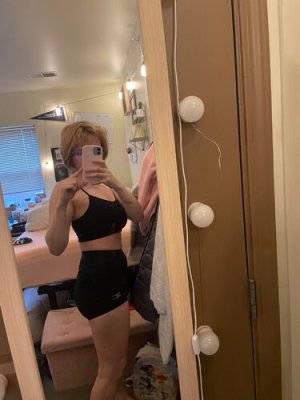 devilgirlkitten Photo #2