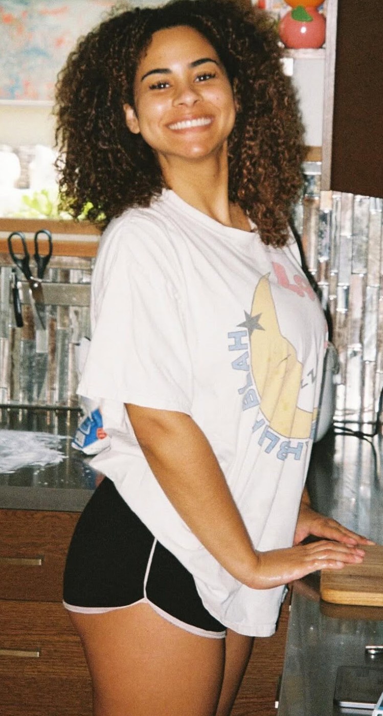Raina Morris Photo #19