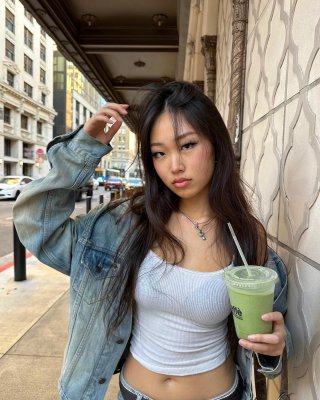 Angela Chin Photo #16