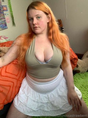 nissastrawberri Photo #11