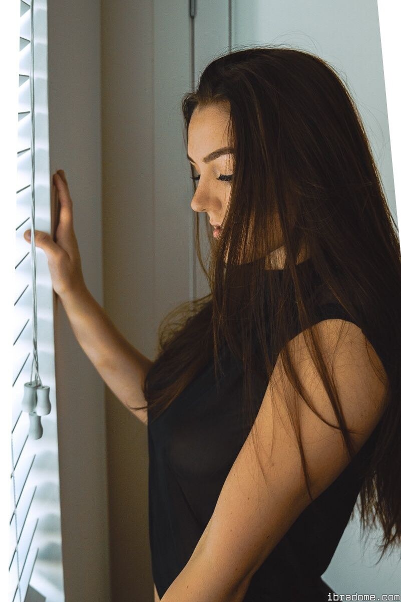 Ally Hardesty Photo #325